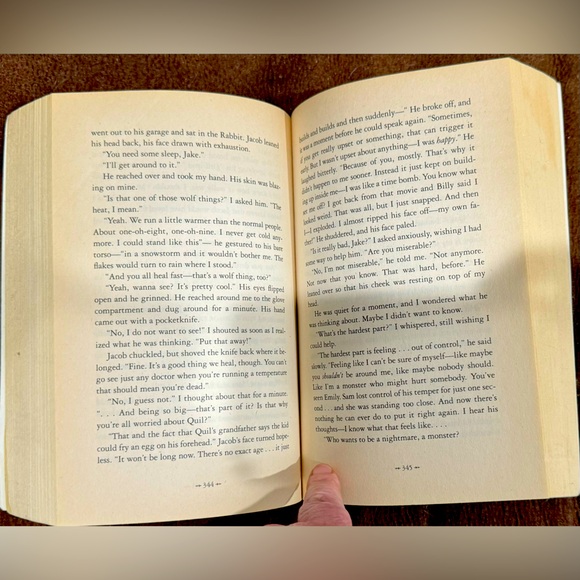 ❤️NEW MOON❤️SECOND BOOK OF THE TWILIGHT SAGA❤️ - Picture 4 of 7